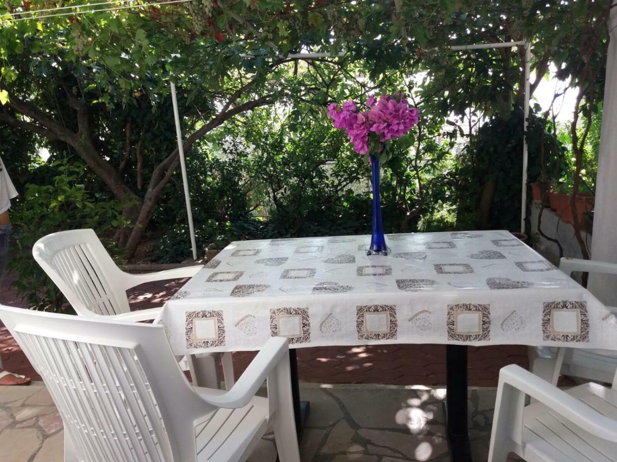 Apartmani Ivona Podgora Ngoại thất bức ảnh